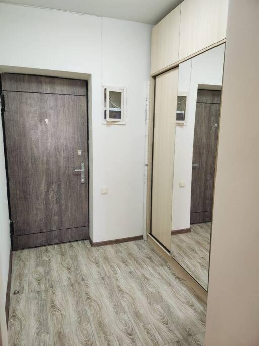 Apt With 2 Rooms, Bedroom And Living Room Yerevan Exterior photo